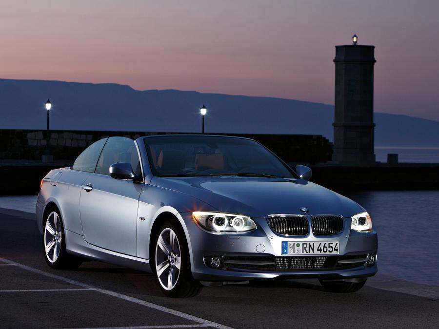  BMW 335i Convertible 2010 года  (фото 8 из 16)